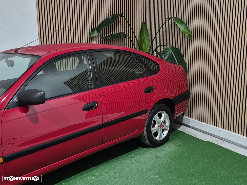 Toyota Avensis Liftback 1.6 Terra JE - 4