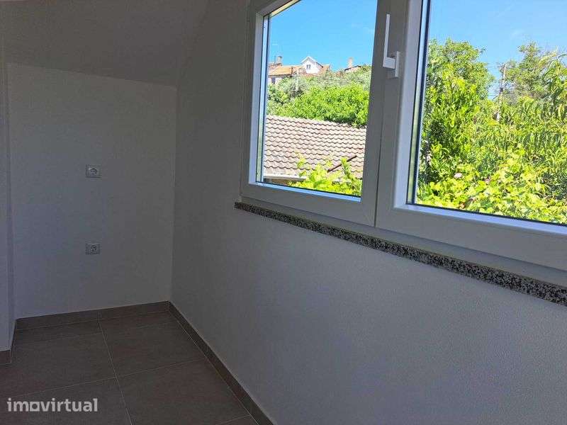 Apartamento T2 semi-novo  em Mangualde - Grande imagem: 3/11