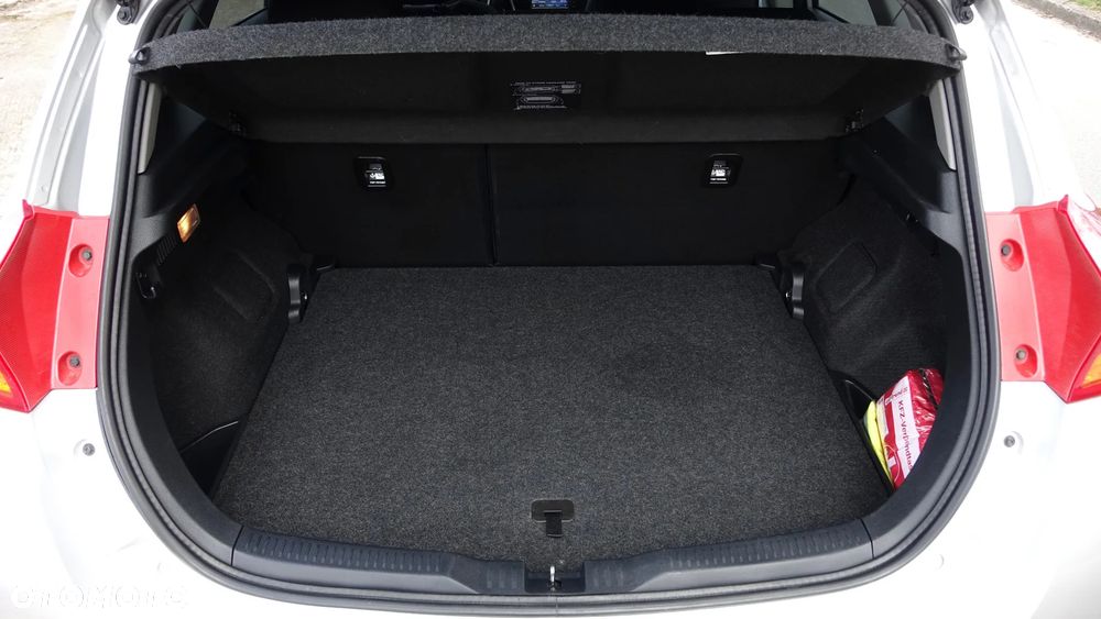 Toyota Auris - 32