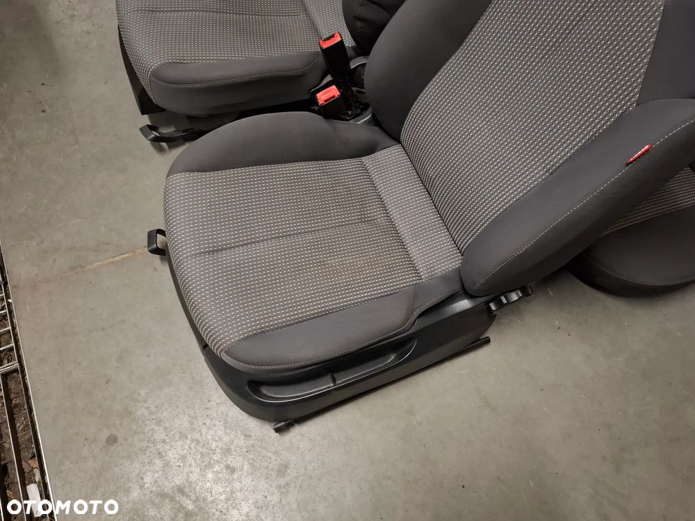 Fotele przód kanapa tył komplet Seat Leon II Rok 2010 anglia - 4