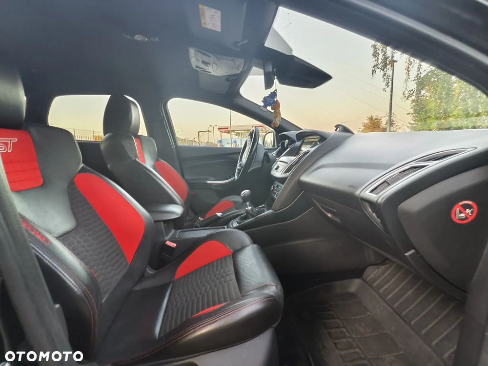 Ford Focus - 24