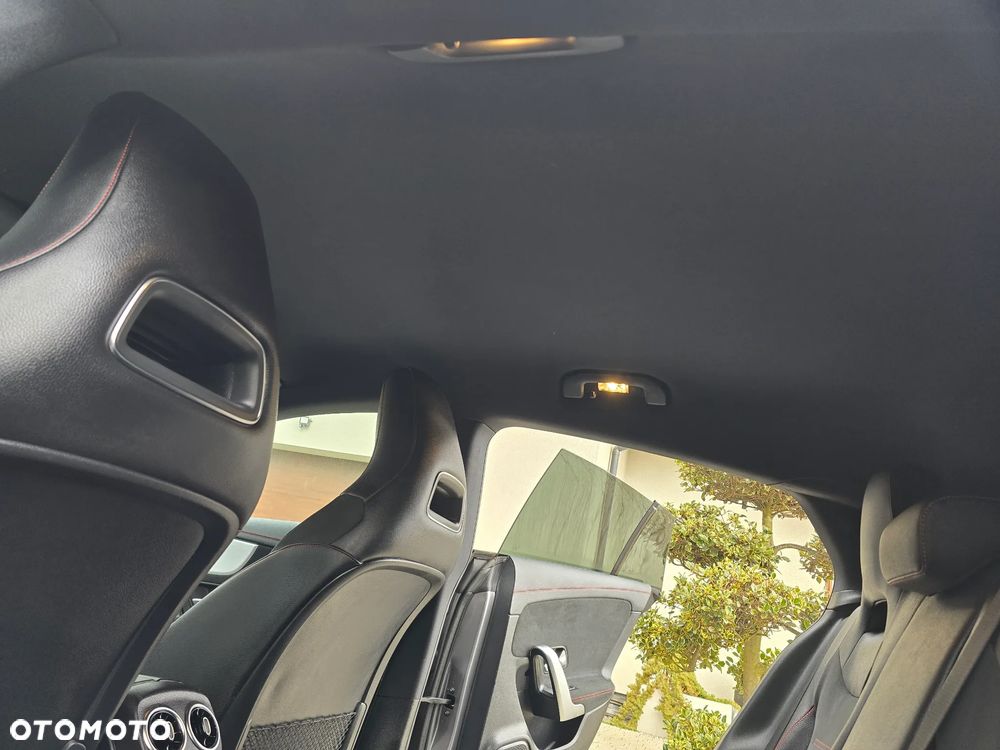 Mercedes-Benz CLA 220 7G-DCT AMG Line - 19