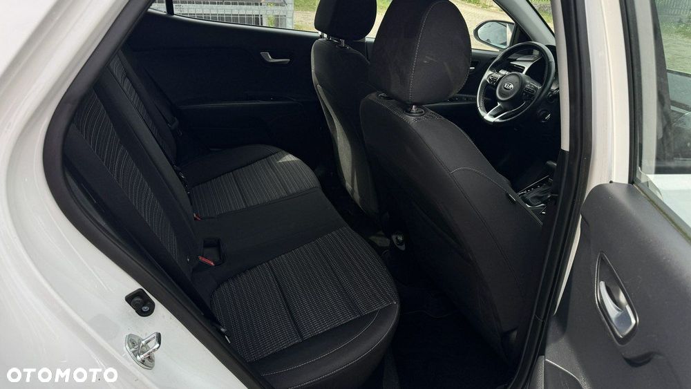 Kia Stonic - 28