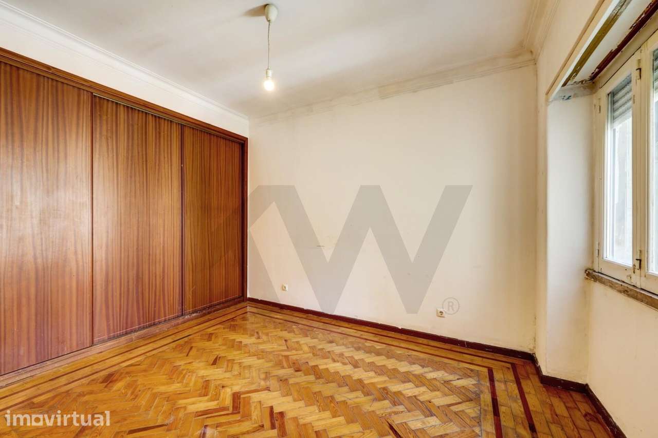 APARTAMENTO T2 NA AVENIDA ALMIRANTE REIS COM METRO À PORTA E ELEVADOR - Grande imagem: 5/41