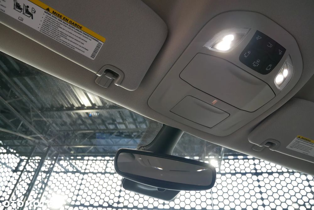 Chrysler Pacifica - 21