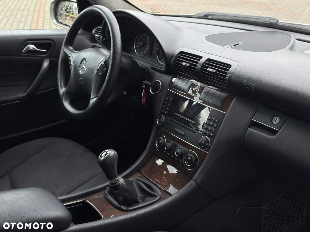 Mercedes-Benz Klasa C 220 T CDI Elegance - 10