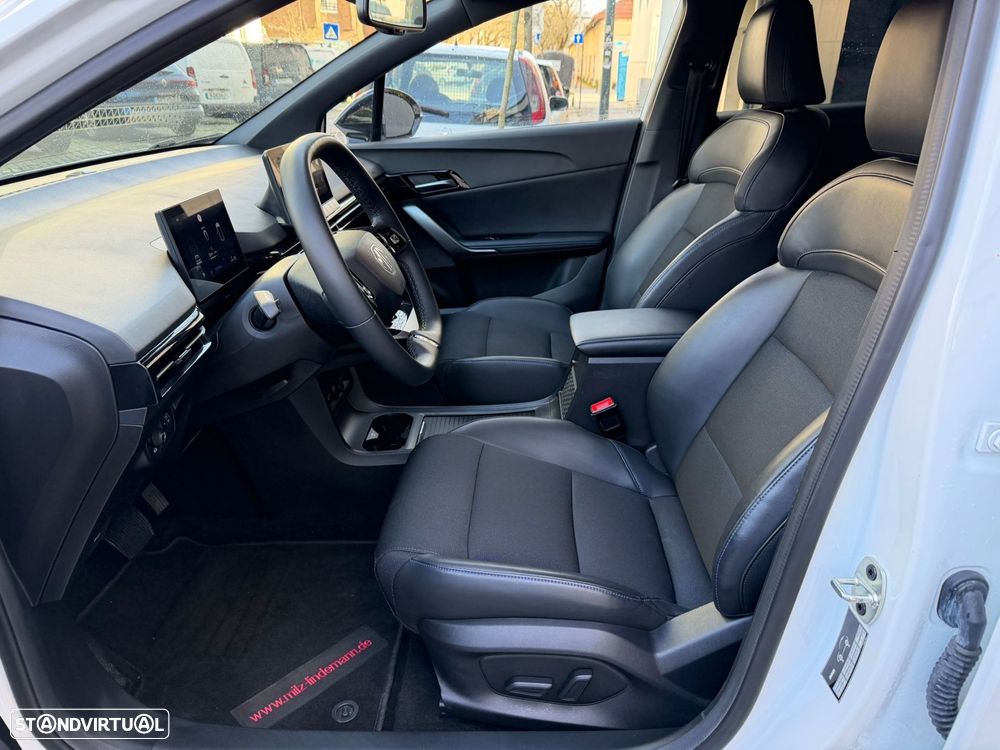 MG MG4 64 kWh Luxury - 27