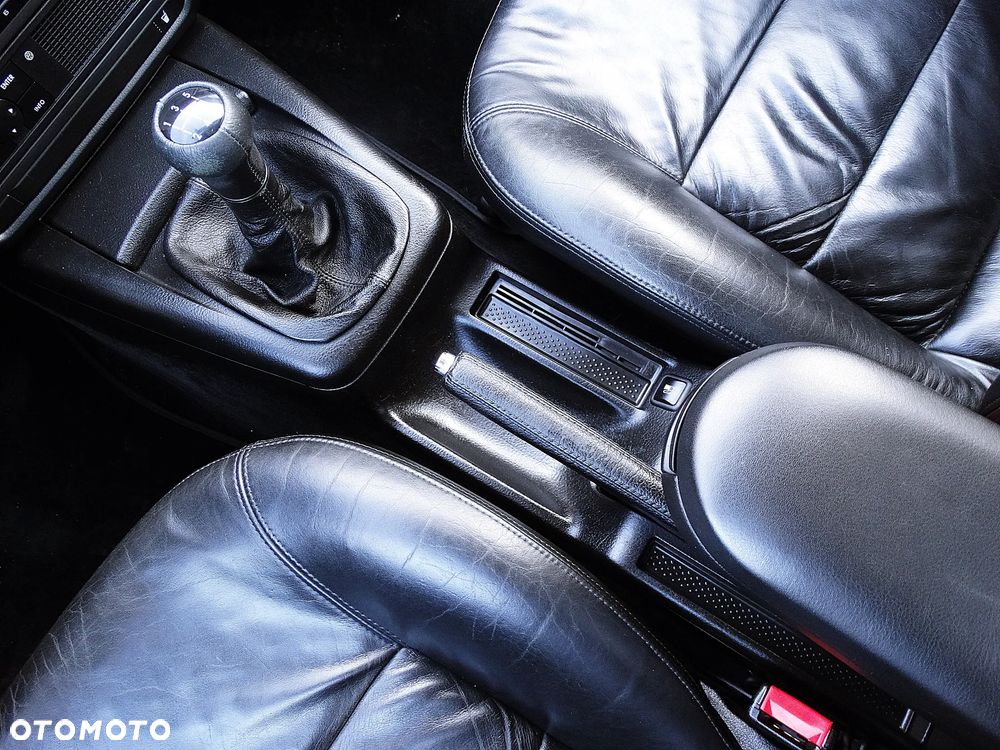 Volkswagen Passat 1.8T Comfortline - 24