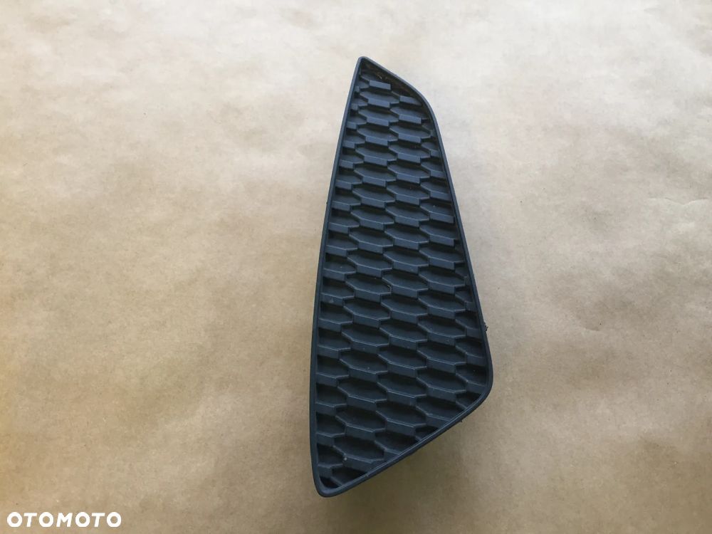 Toyota Sienna IV XL40 21 Kratka Zderzaka 52118-08030