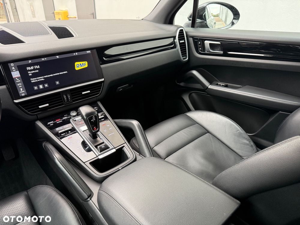 Porsche Cayenne Standard - 13