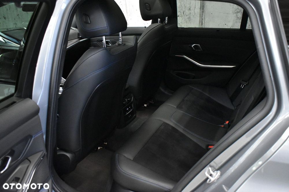 BMW Seria 3 320d xDrive mHEV M Sport - 22