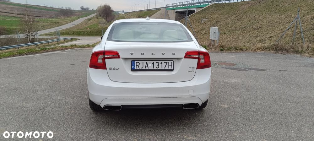 Volvo S60 2.5 T5 AWD - 4
