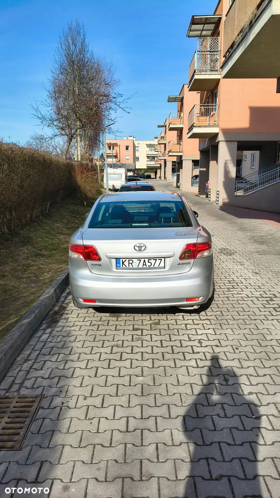 Toyota Avensis 1.8 Sol plus - 17