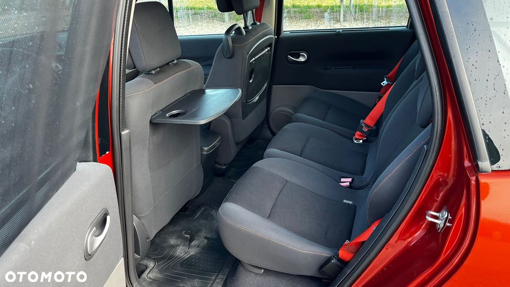 Renault Scenic 1.9 dCi FAP Conquest - 17