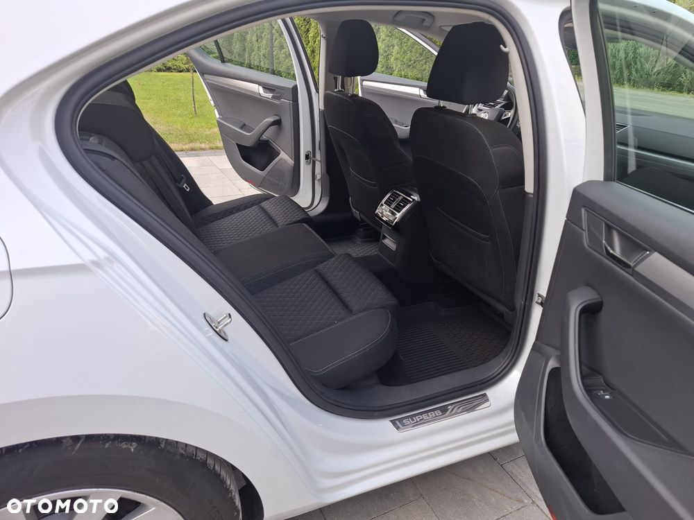 Skoda Superb 2.0 TDI Active DSG - 14