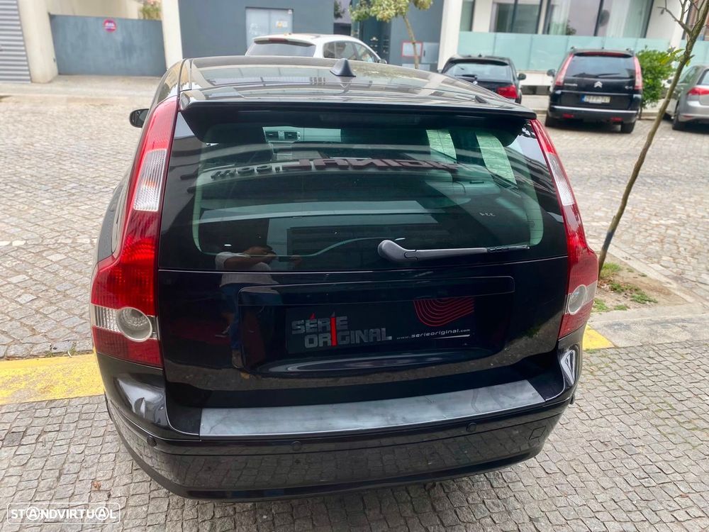 Volvo V50 2.0 D R-Design - 5