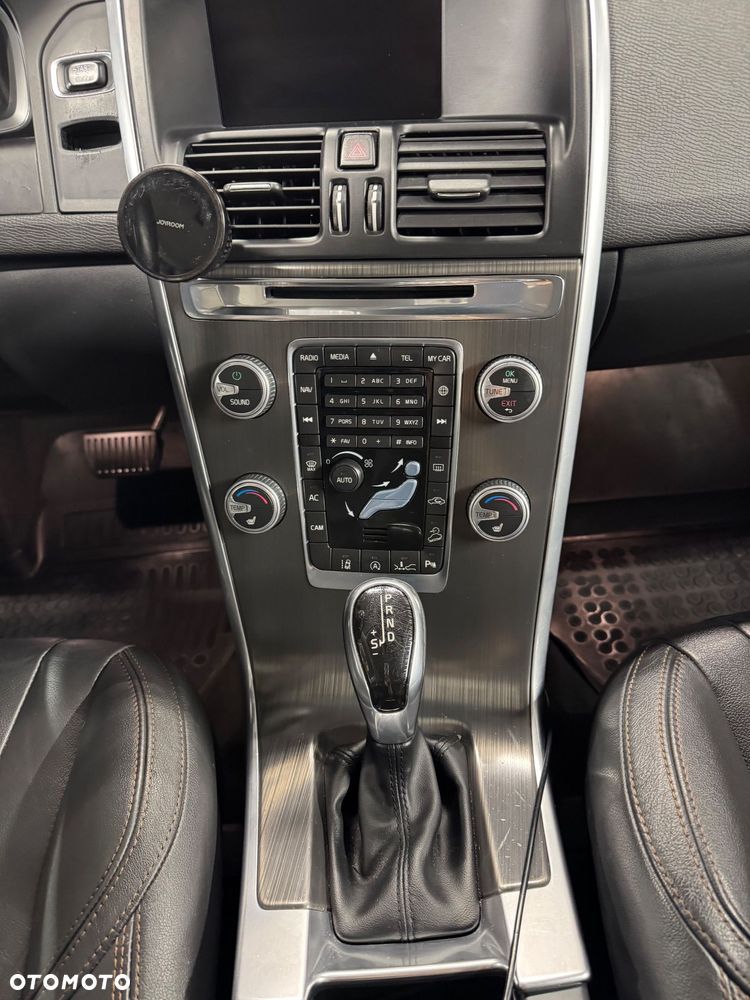 Volvo XC 60 D4 AWD R-Design Kinetic - 13