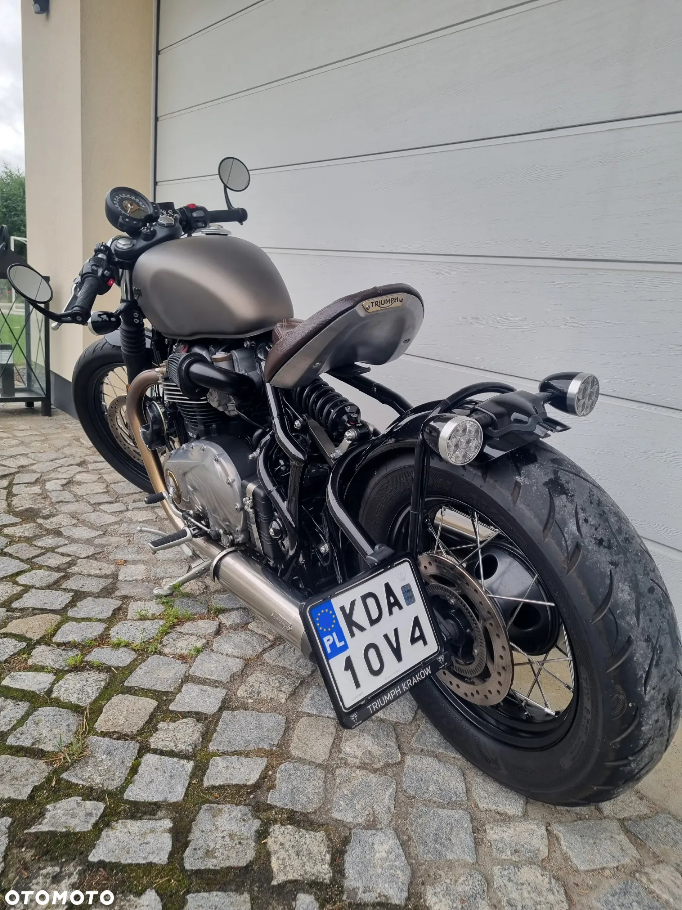 Triumph Bonneville Bobber - 2