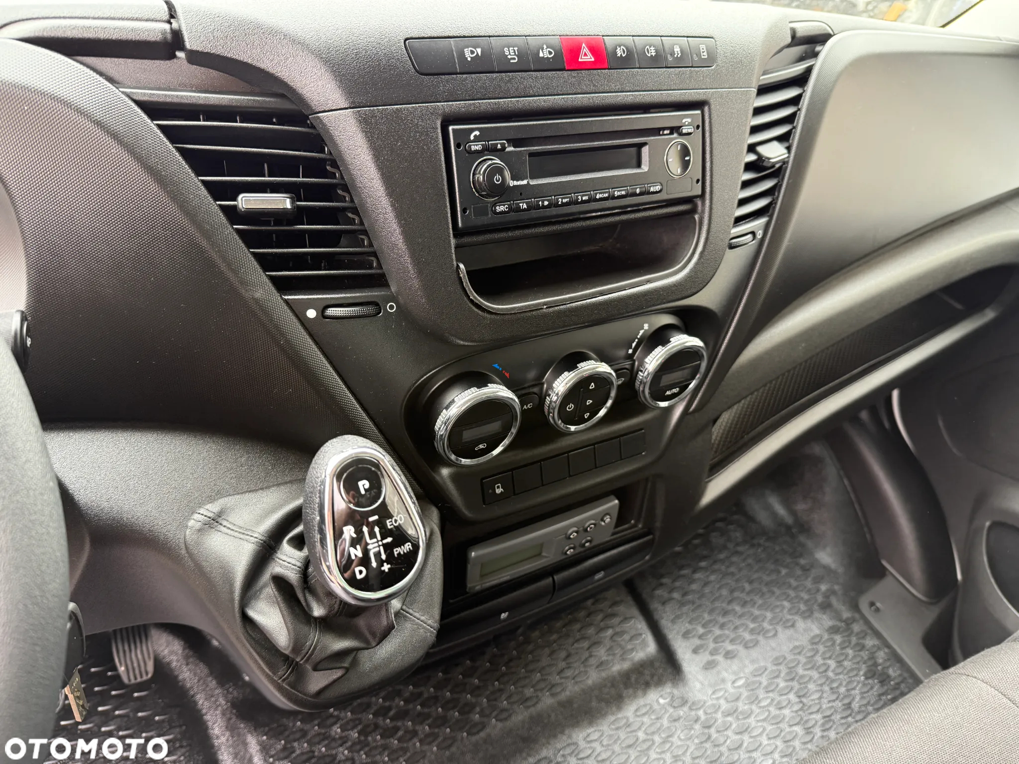 Iveco Daily 3,0 Chłodnia Mroźnia Winda - 24