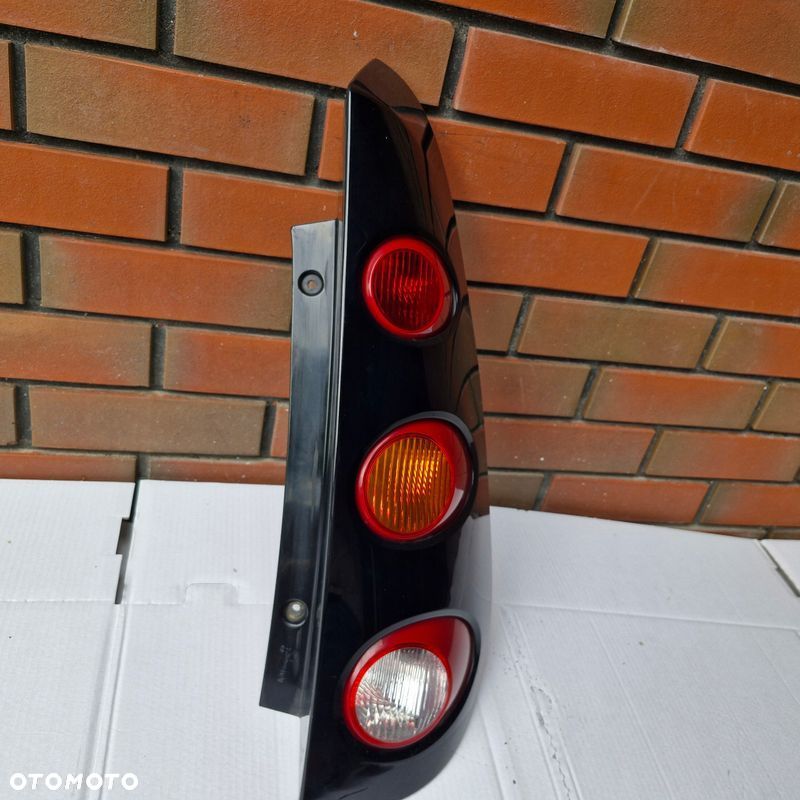LAMPA TYLNA PRAWA SMART FORFOUR I A4548201164 MN9022570 HATCHBACK - 3