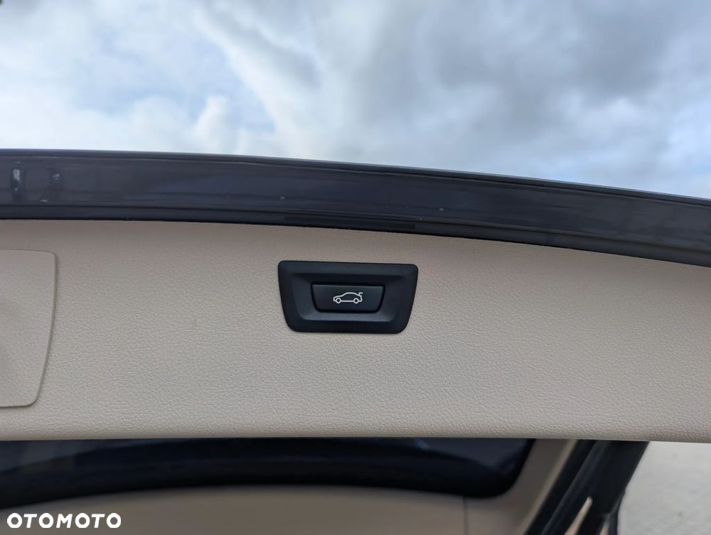 BMW Seria 3 320i Advantage - 21