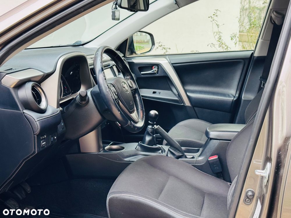 Toyota RAV4 2.0 D-4D Premium 4x2 - 24