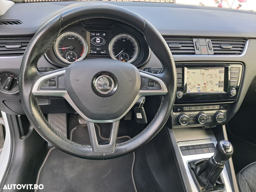 Skoda Octavia 2.0 TDI Premium Edition - 6