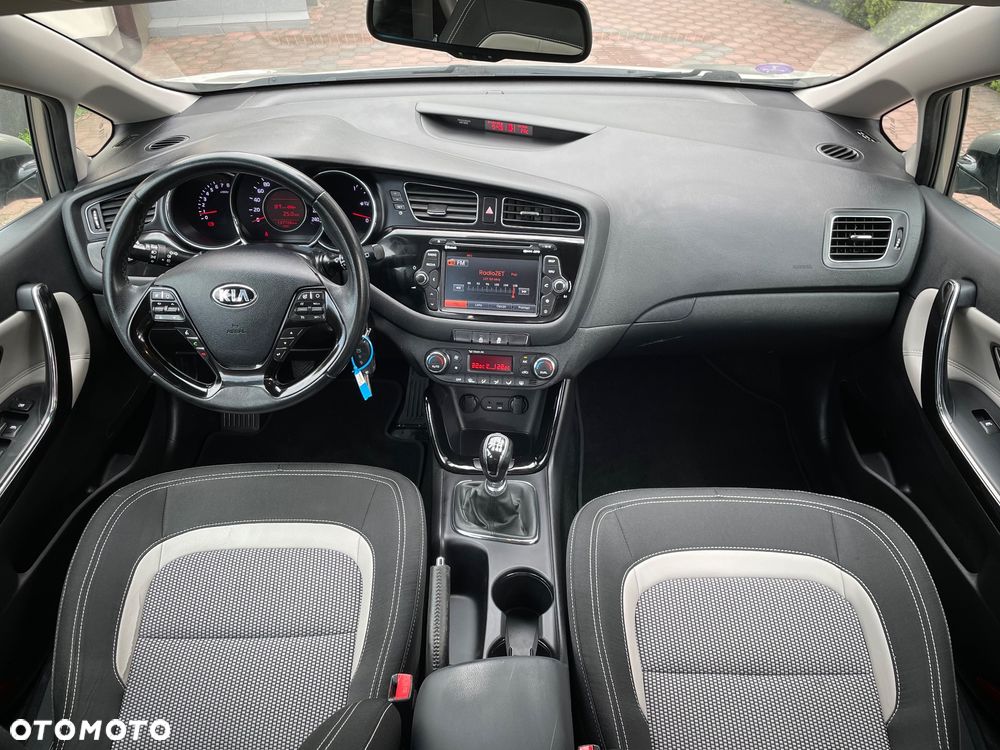 Kia Ceed - 12