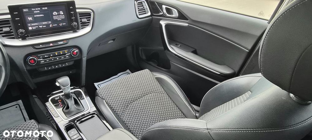 Kia XCeed - 29