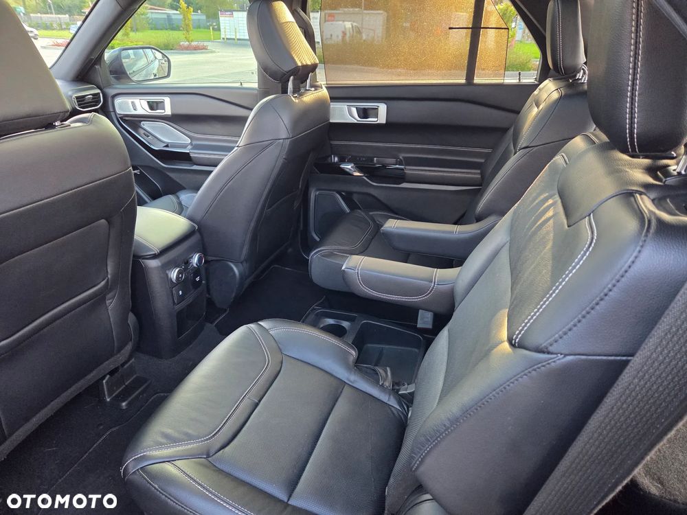 Ford Explorer - 22