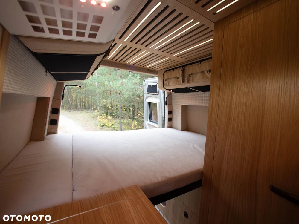 Mercedes-Benz Sprinter - 17