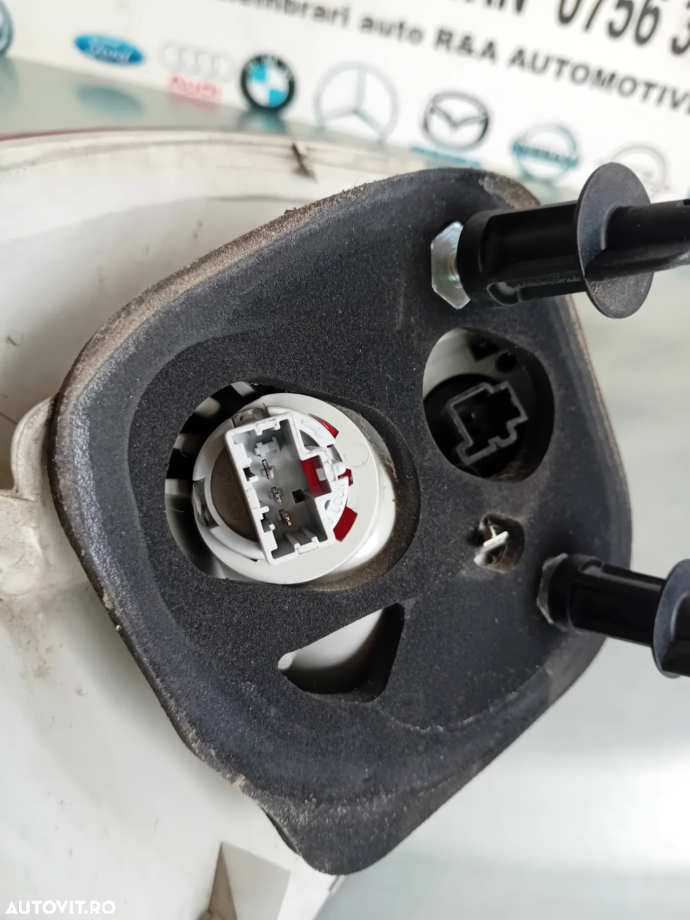 Lampa Stop Tripla Dreapta Caroserie Ford Kuga 1 I An 2008-2013 - 7