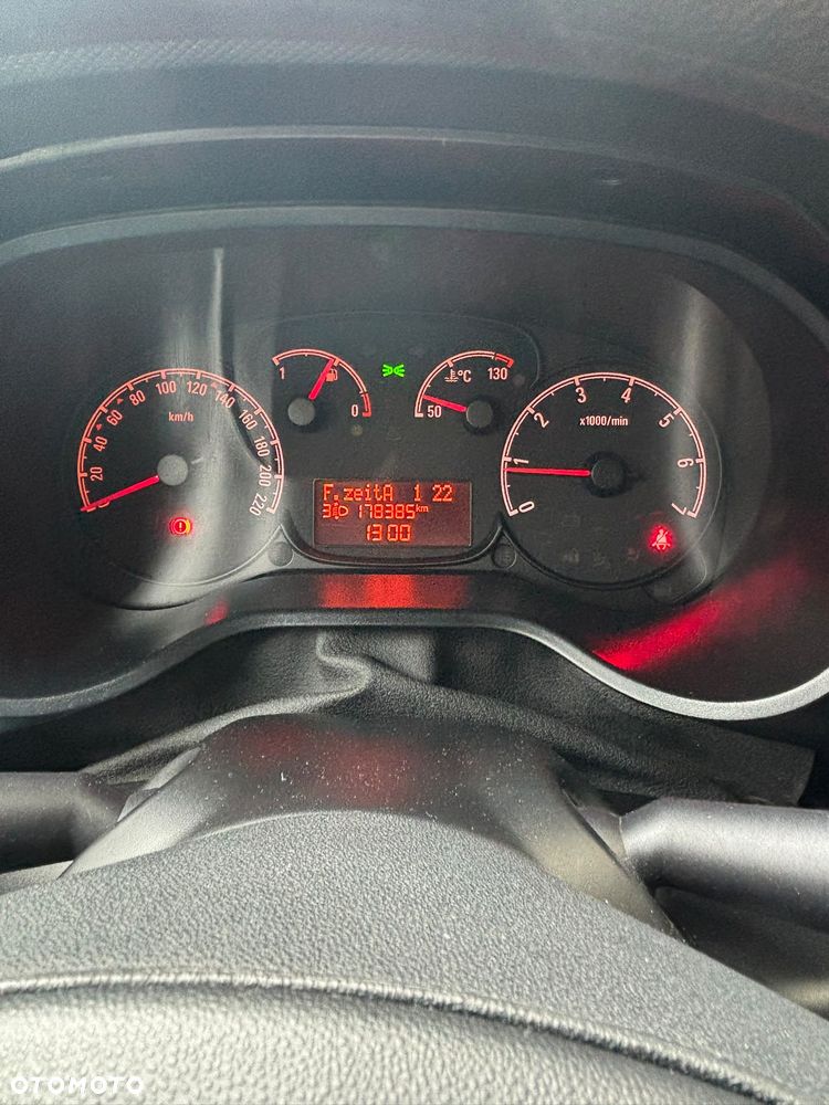 Opel Combo - 17