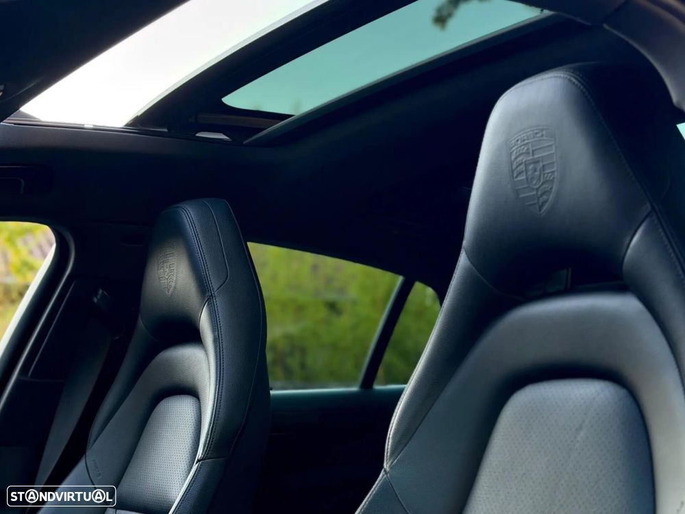 Porsche Panamera 4 E-Hybrid - 44