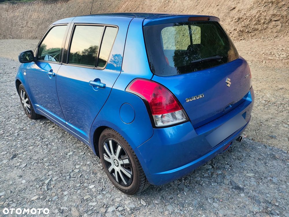 Suzuki Swift 1.3 DDiS 16v GLX - 3