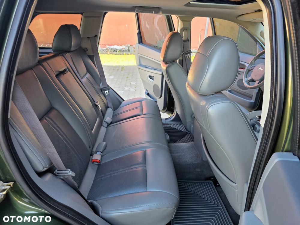 Jeep Grand Cherokee 5.7 4x4 Overland - 36