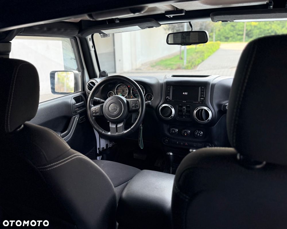Jeep Wrangler 3.6 Unlim Sahara - 14