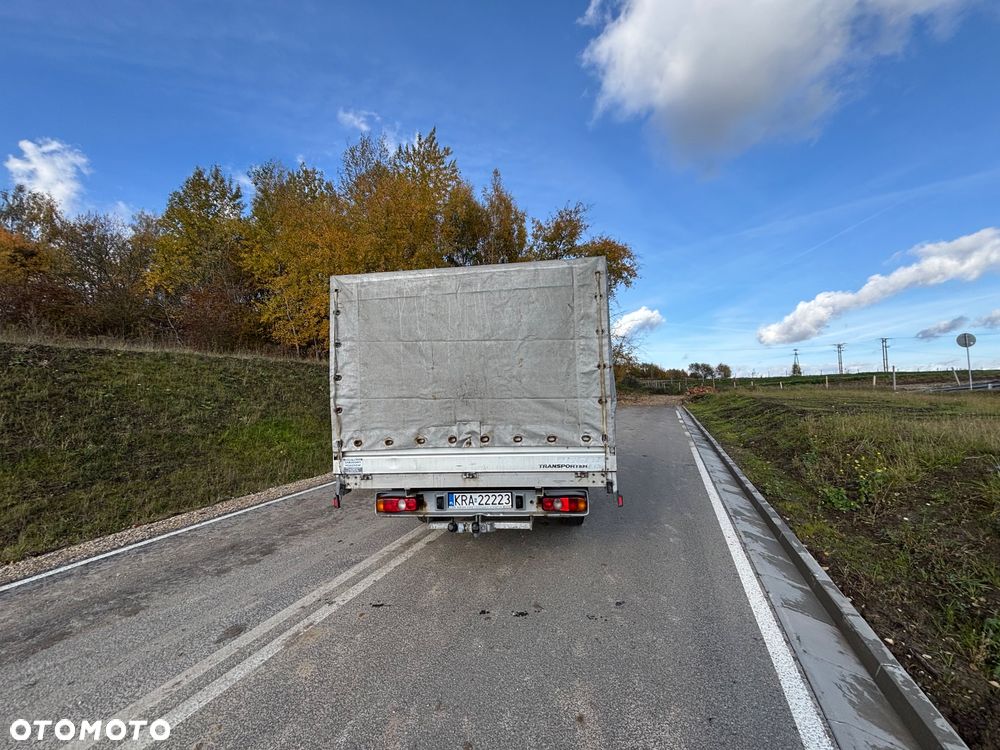 Volkswagen Transporter - 7