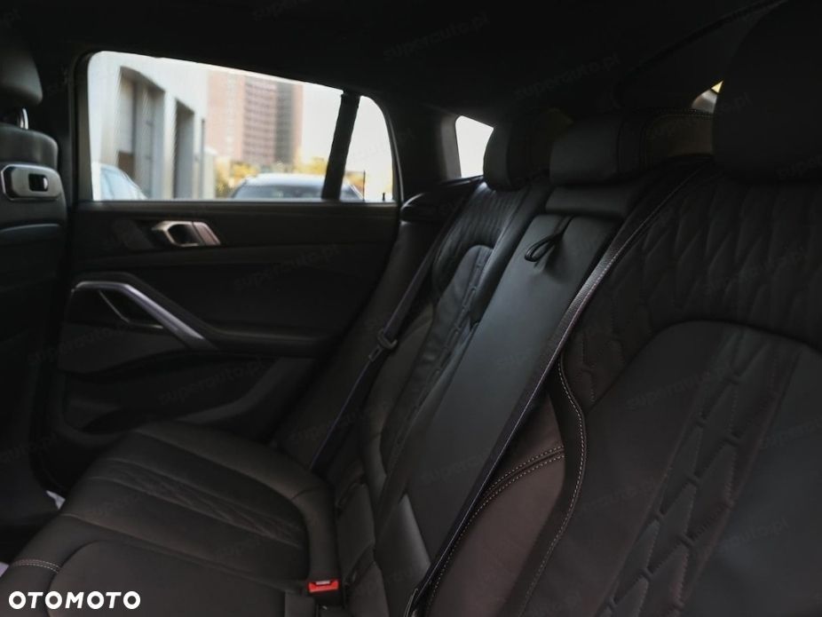 BMW X6 - 14