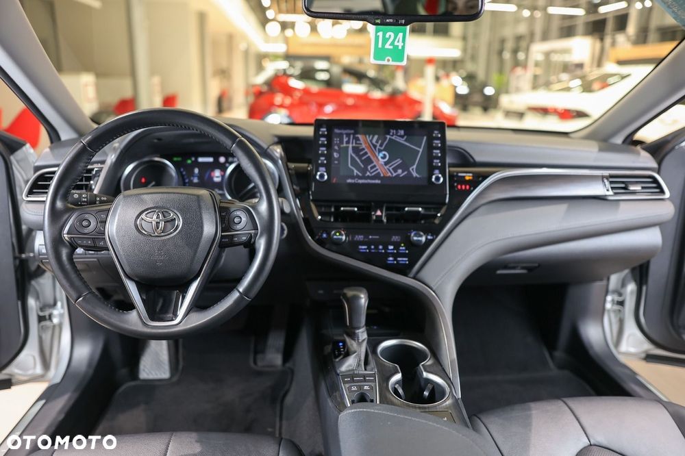 Toyota Camry - 6