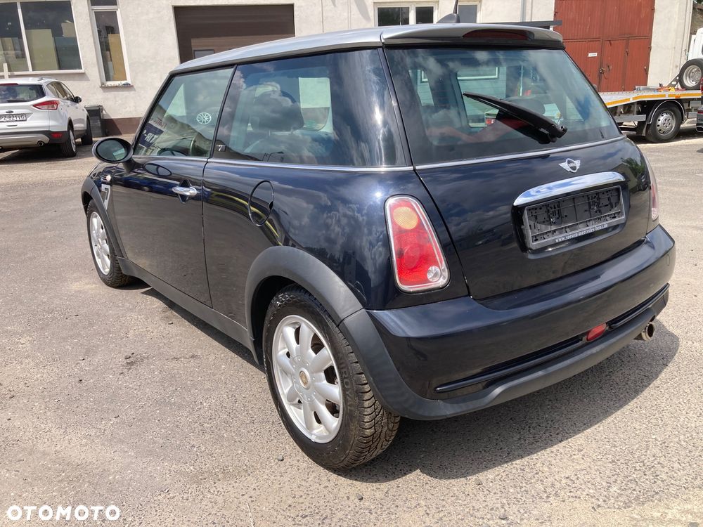 MINI Cooper Seven - 2