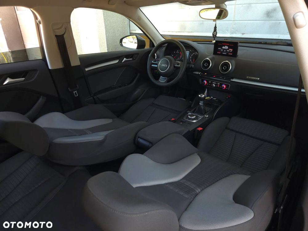 Audi A3 Sportback 2.0 TDI (clean diesel) quattro Ambiente - 30