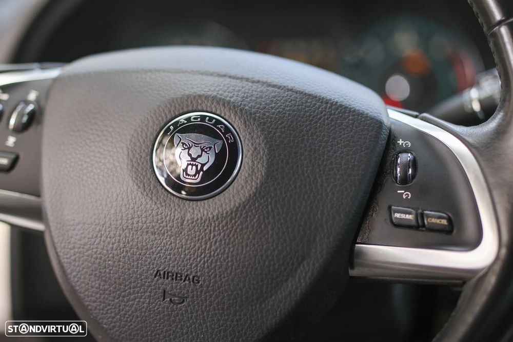 Jaguar XF 2.2 D Premium Luxury - 15