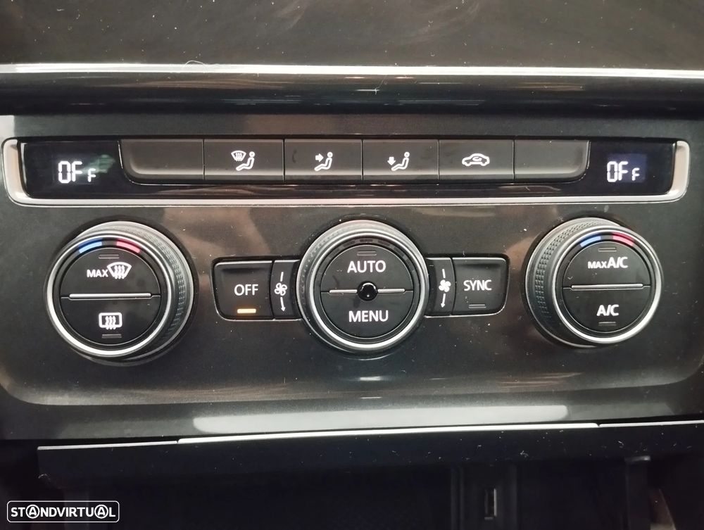 VW Golf Variant 2.0 TDi R-Line DSG - 28