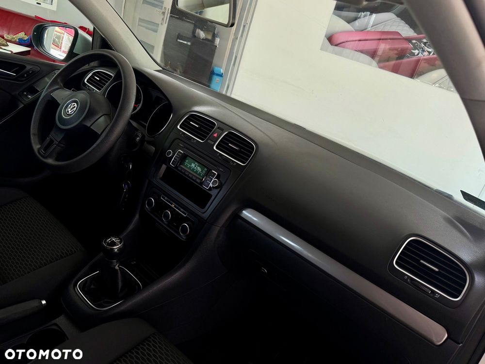 Volkswagen Golf - 24