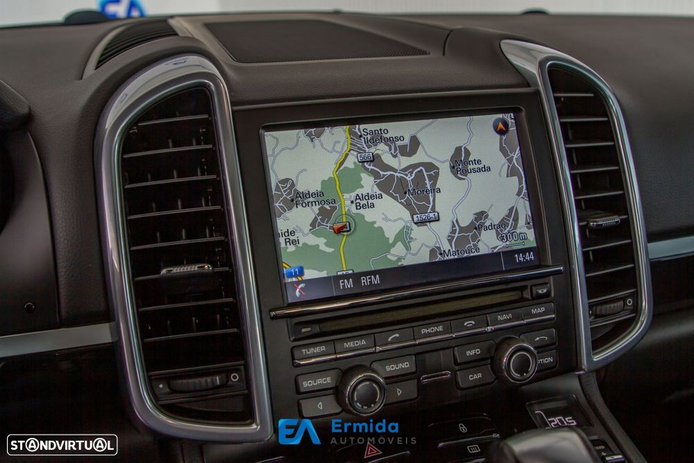 Porsche Cayenne - 33