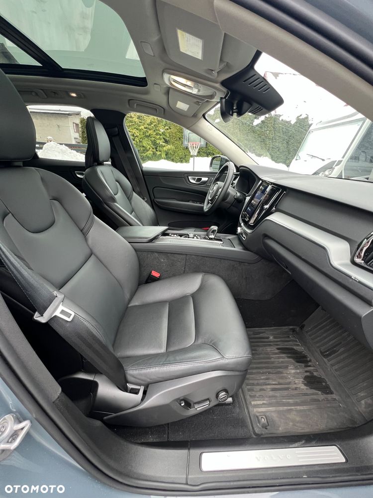 Volvo XC 60 B5 B AWD R-Design - 8