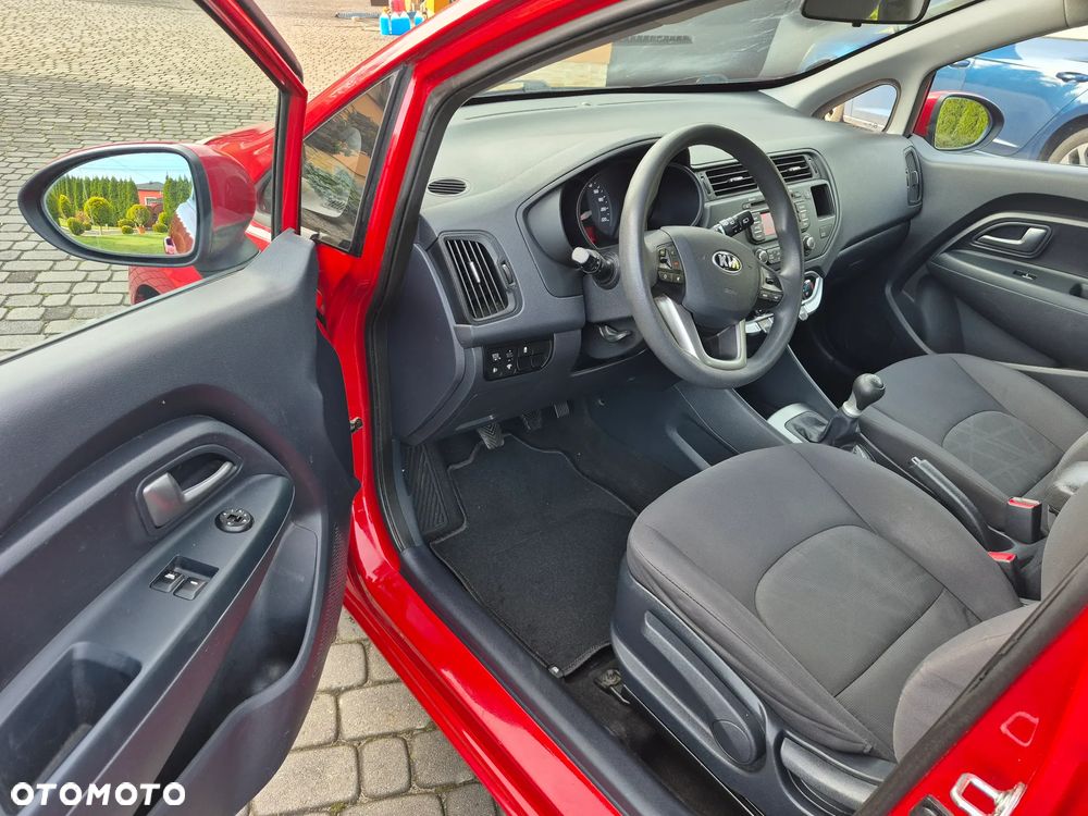 Kia Rio 1.2 Attract - 11