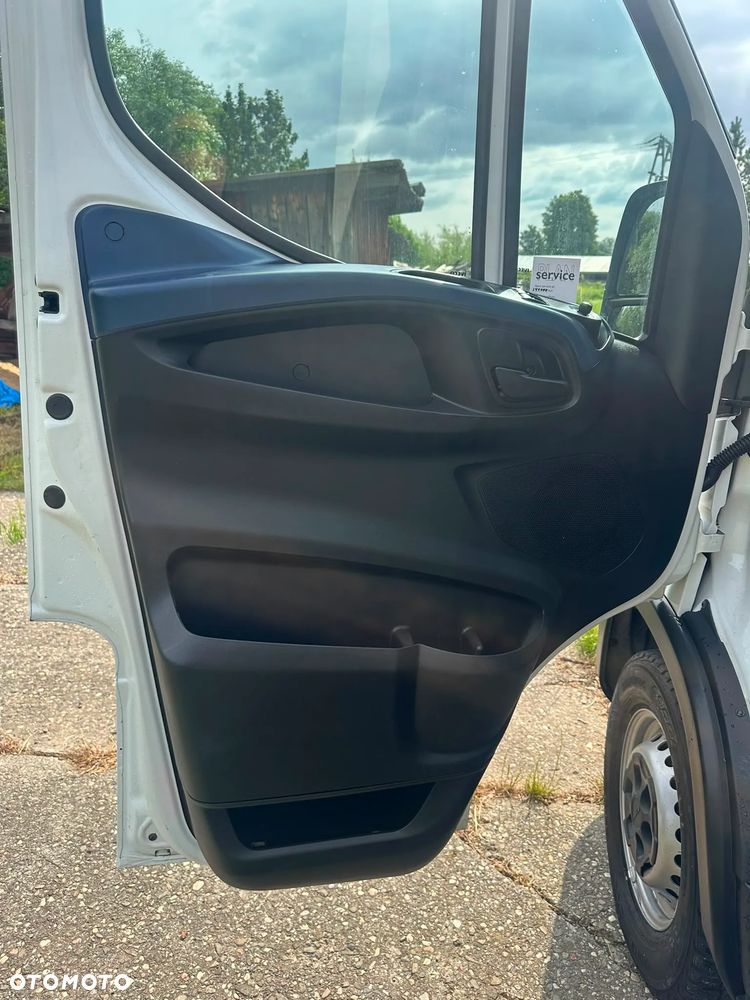 Iveco Daily 35-160 KONTENER+WINDA (udźwig 750kg) 2.3 diesel 156 kM automat 2021 DRZWI W KONTENERZE Z OBU STRON, WEBASTO, KAMERA COFANIA! - 33