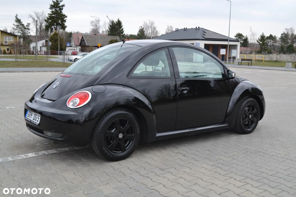 Volkswagen New Beetle - 4